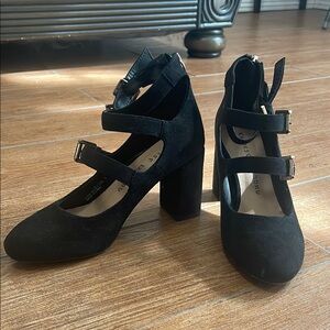 Chinese Laundry Black Women's Heeled Shoestring
